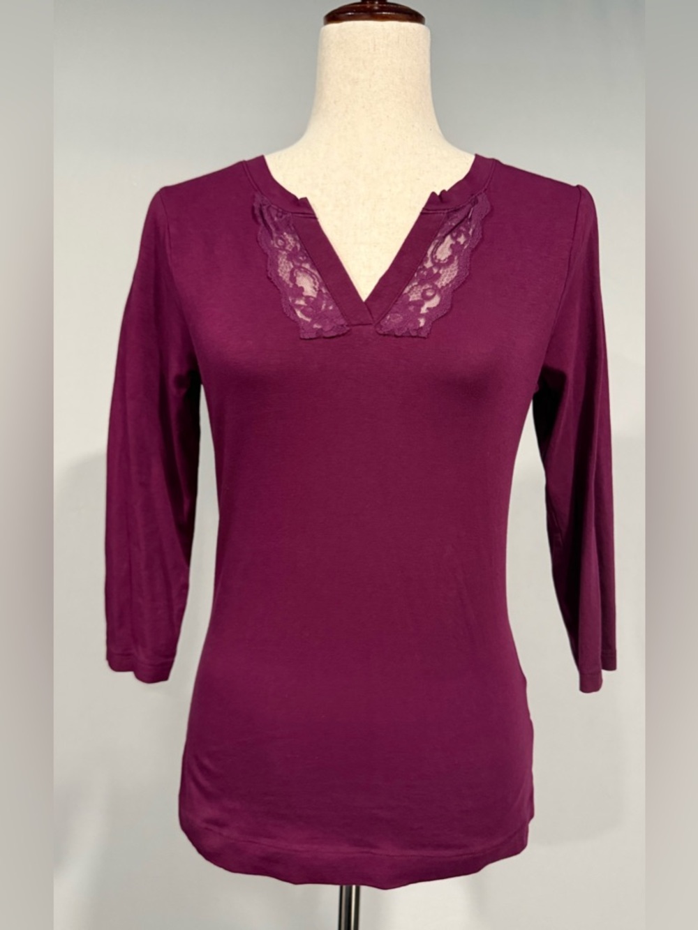 Banana Republic Factory Women’s Plum Lace-Trim V-Neck 3/4 Sleeve Top